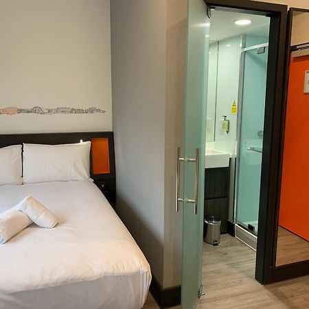 Easyhotel Milton Keynes Eksteriør bilde