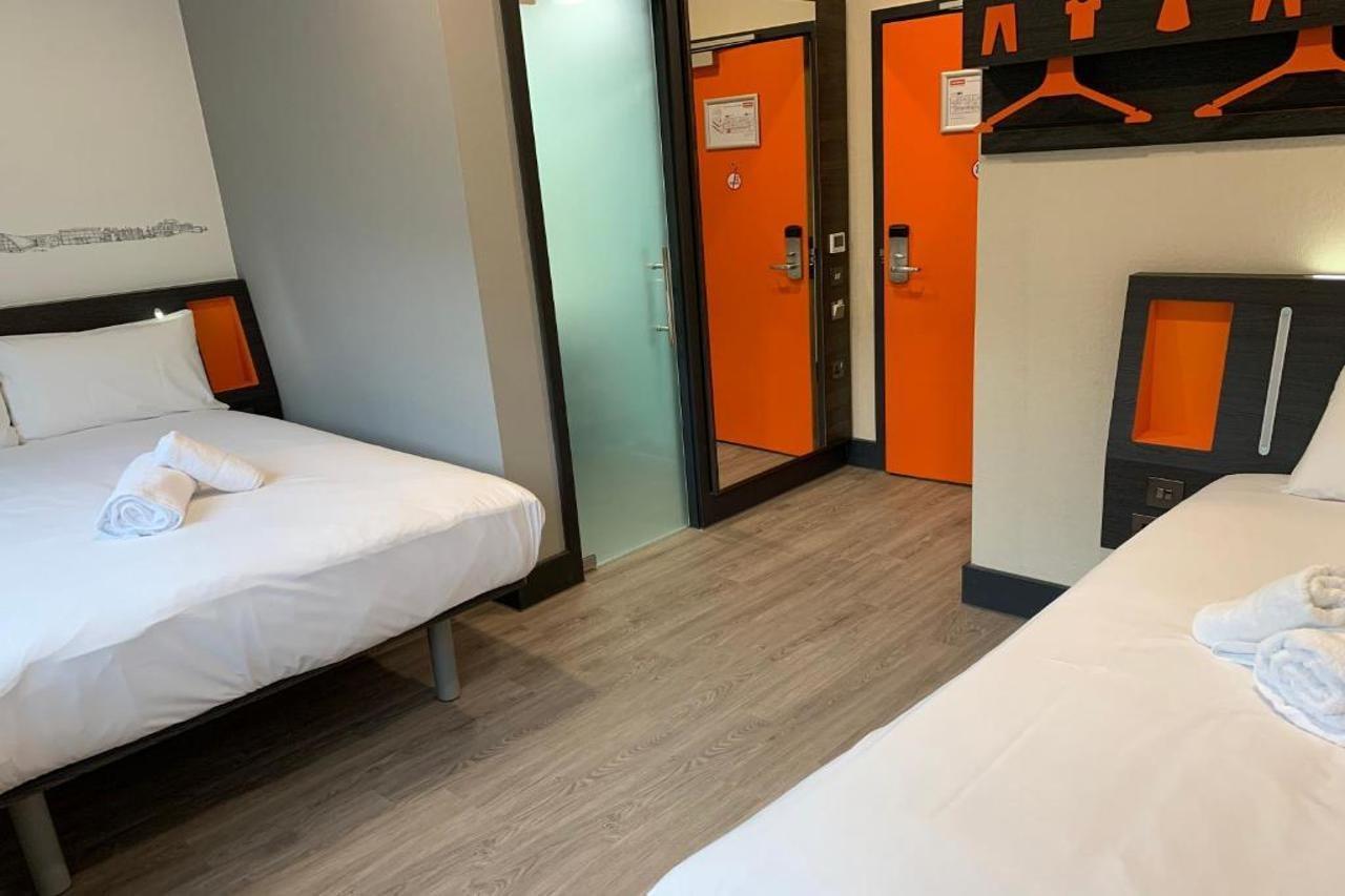 Easyhotel Milton Keynes Eksteriør bilde