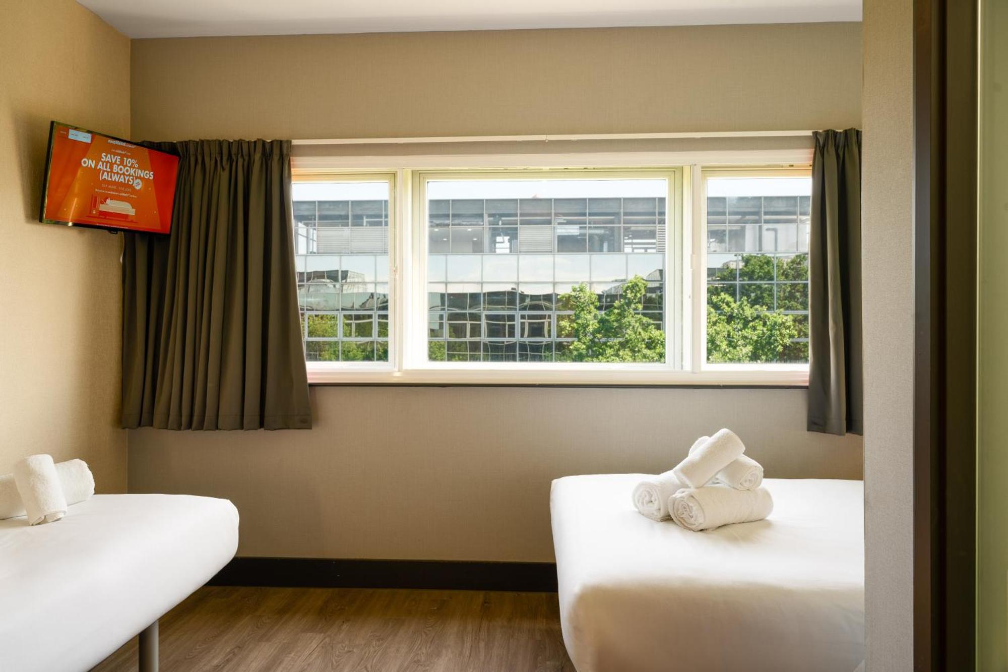 Easyhotel Milton Keynes Eksteriør bilde